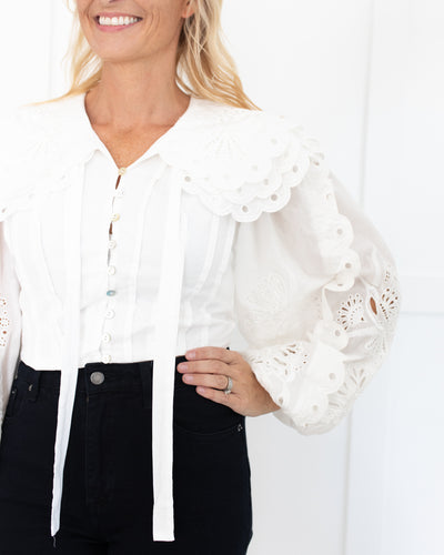 OFF-WHITE RICHELIEU BIG COLLAR BLOUSE by Farm Rio