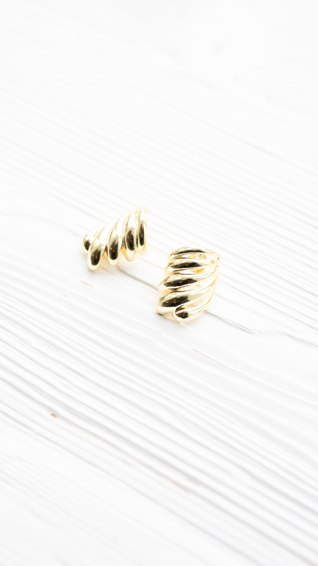 1" Decorative Gold Stud Earrings