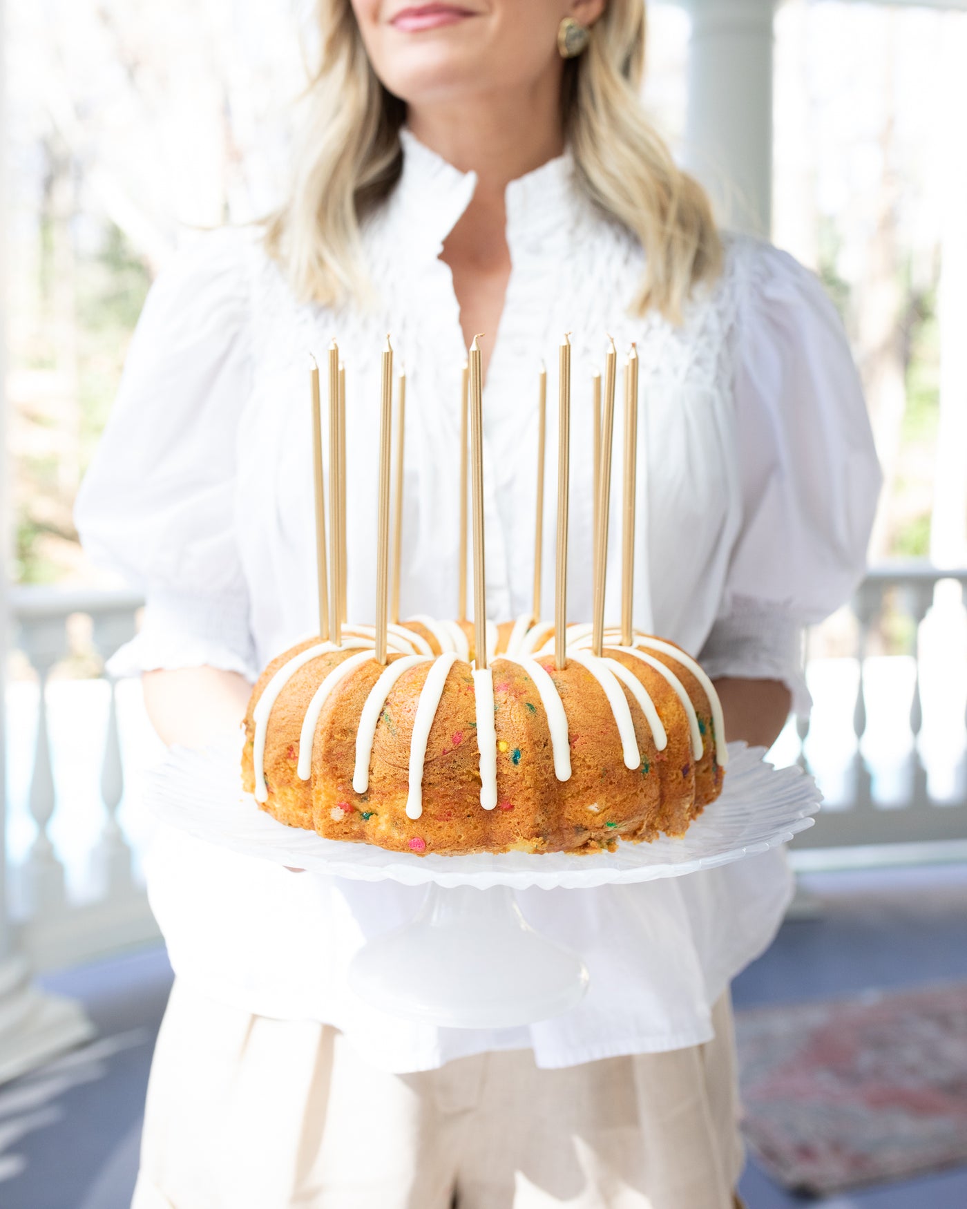 White Cake Pedestal