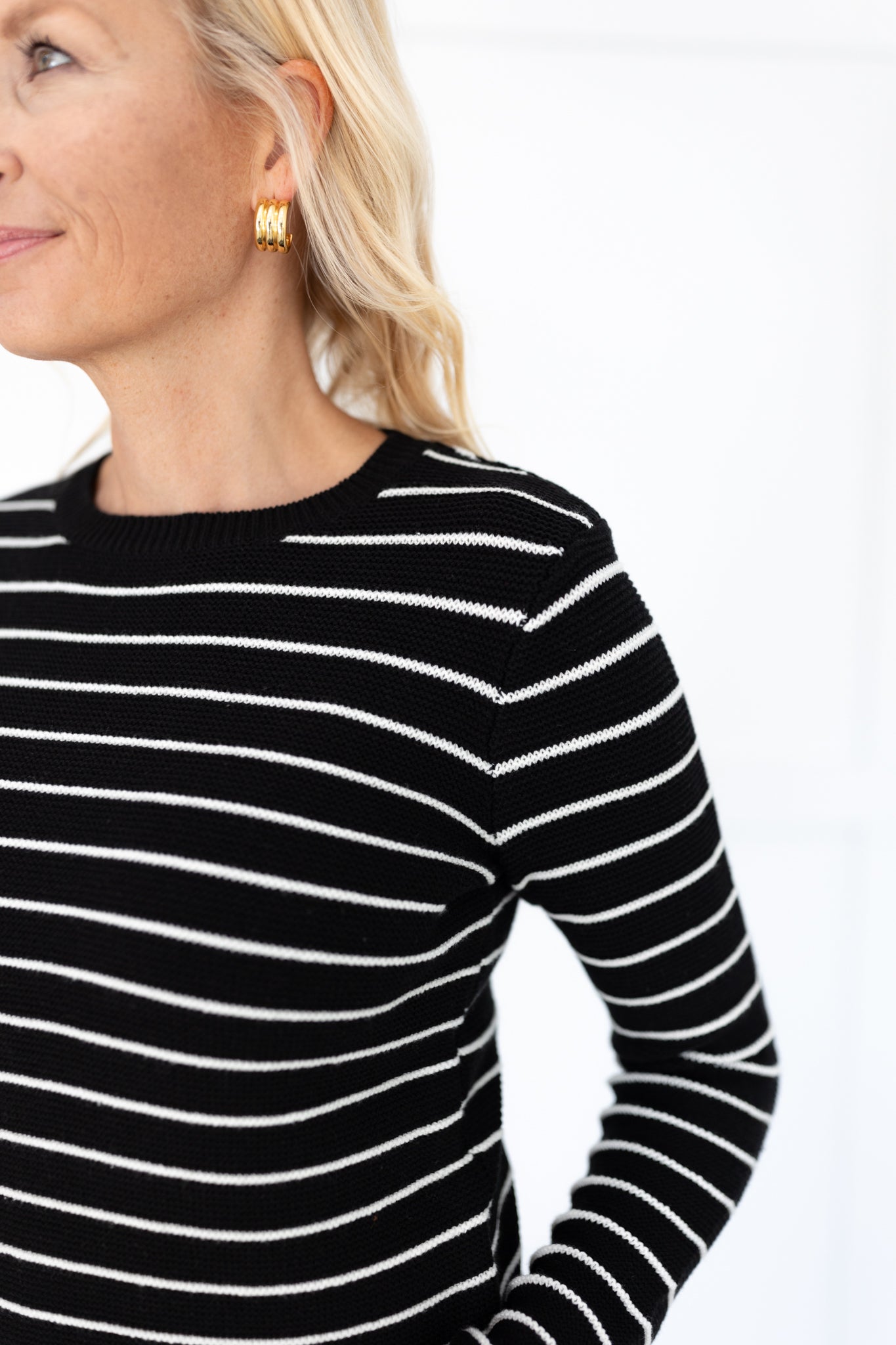 Textured Black/White Round Neck Striped Sweater