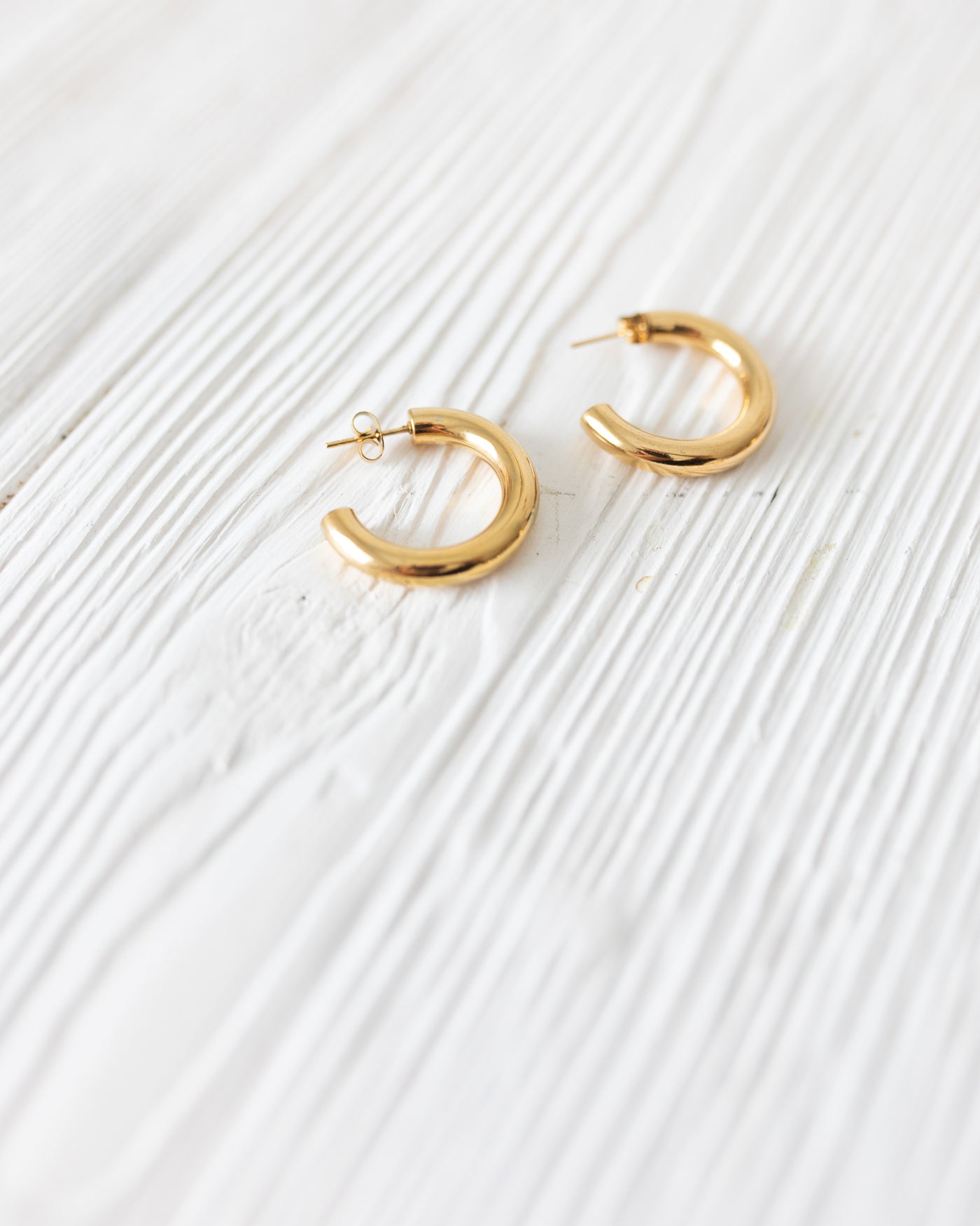 Mini Hoop in Gold
