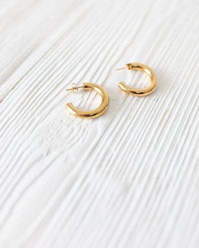 Mini Hoop in Gold