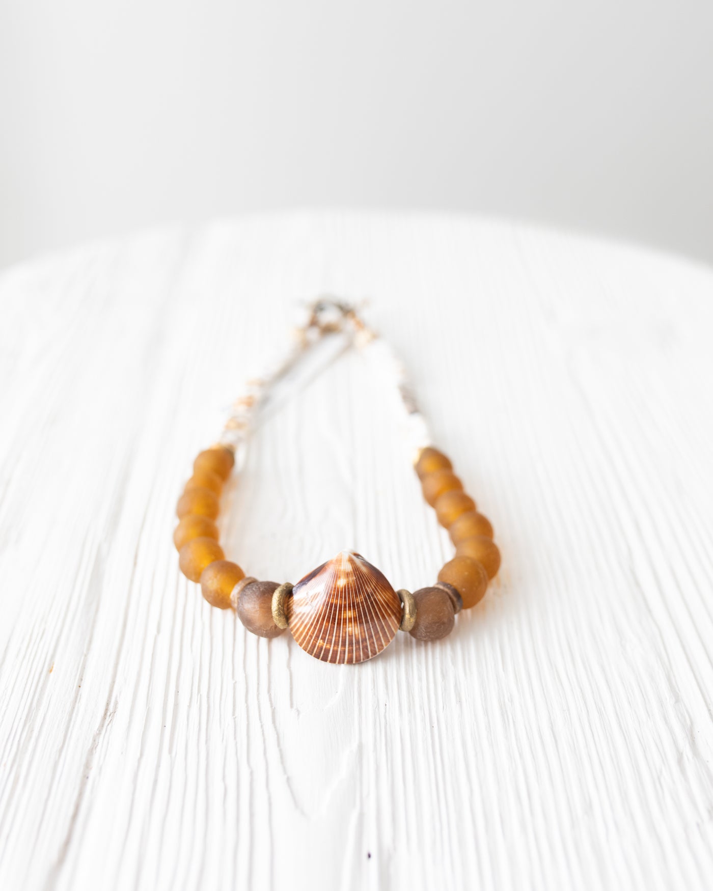 Shell Pendant Necklace in Neutral
