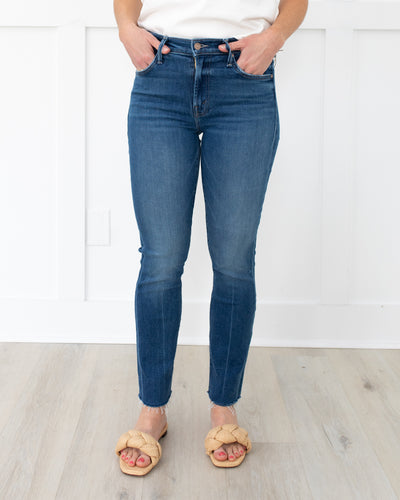 The Rascal Ankle Fray in Opposites Attract by Mother Denim