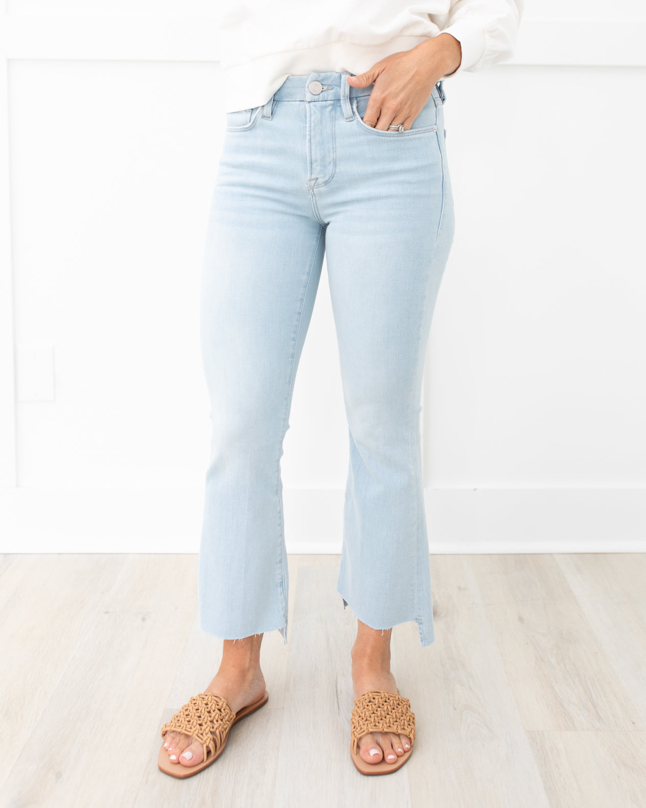 Le Crop Mini Boot High-Rise Boot-Cut Jeans in Light Wash
