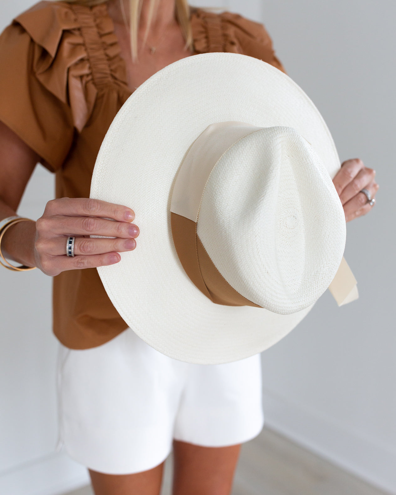 Freya Gardenia Hat in White With Bone and Camel